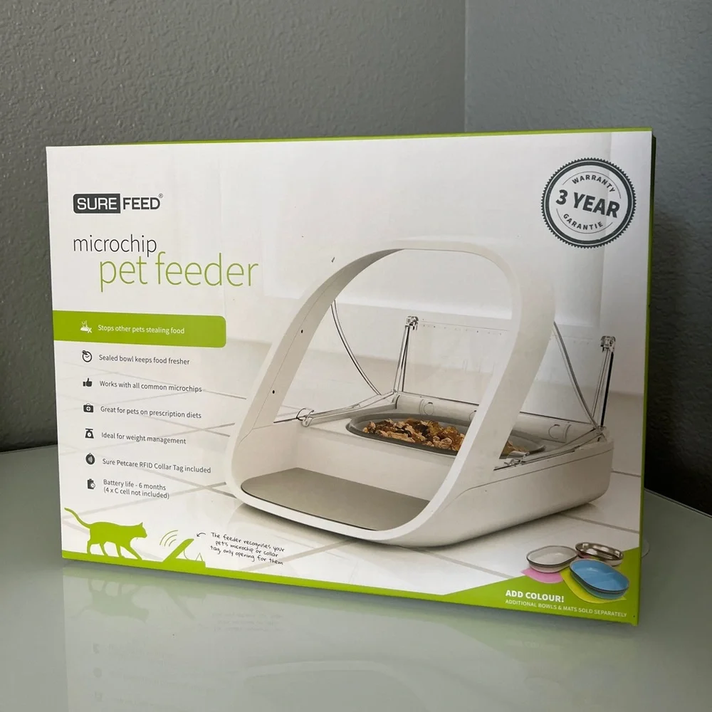 Microchip pet feeder